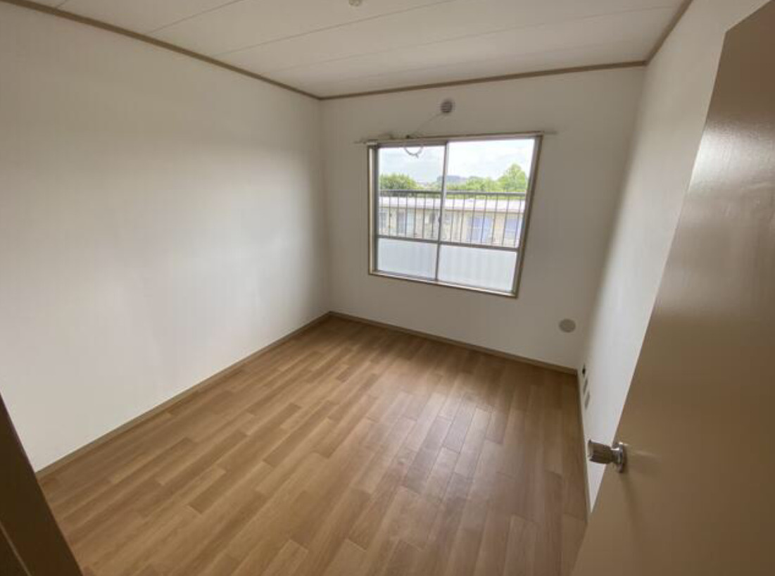 天王台ファミールハイツ2号棟の居間・リビング