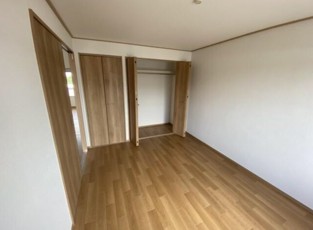 天王台ファミールハイツ2号棟の洋室