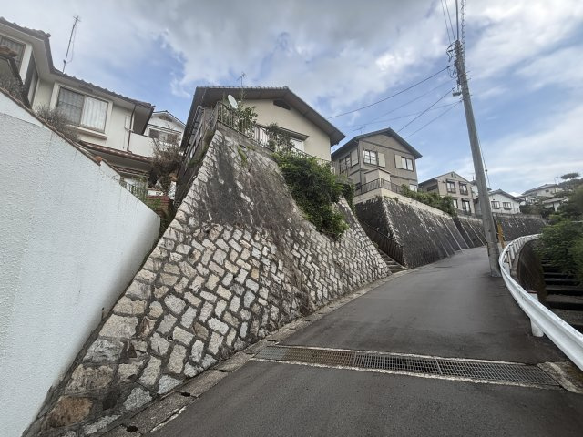 中古戸建　相田3丁目の前面道路含む現地写真