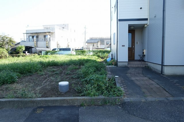 高崎市上中居町　【地型良好74坪】売地の外観|西側境界を北から南方向