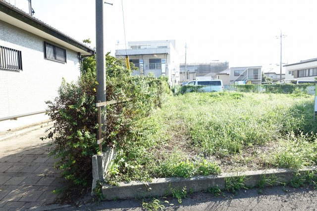 高崎市上中居町　【地型良好74坪】売地の外観|東側境界を北から南方向