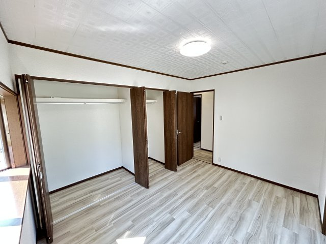 神戸市西区伊川谷町潤和戸建の洋室