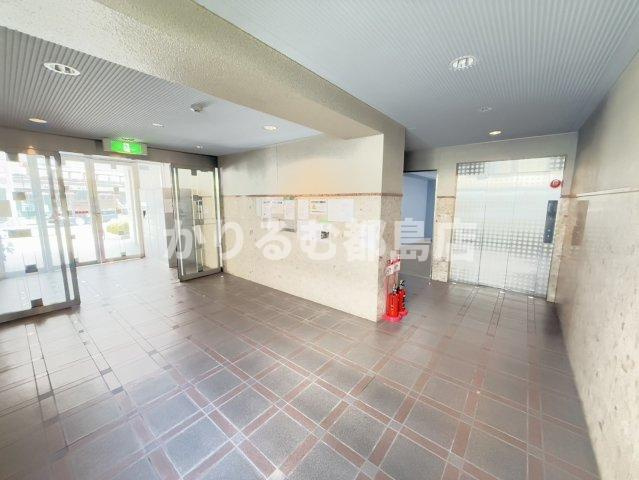 大阪市北区同心２丁目の賃貸マンションのロビー