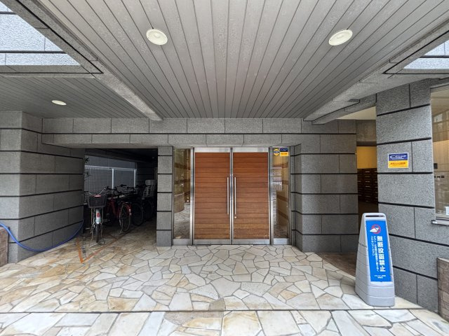 グランシティ浅草橋のエントランス
