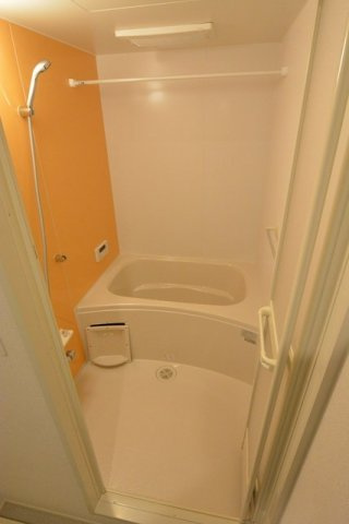 リーフ桜の浴室