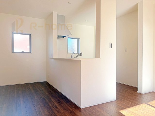 第1取手市野々井　新築戸建て　1号棟のキッチン|対面式で会話をしながら家事ができます♪