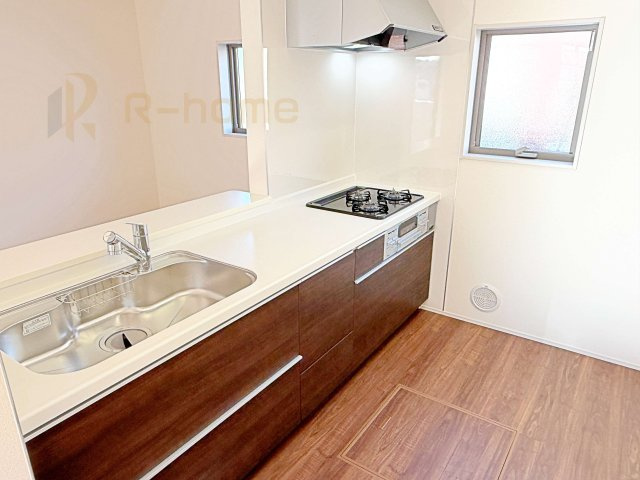 第1取手市野々井　新築戸建て　1号棟のキッチン|料理をしながら家族とコミュニケーションが取れる対面式システムキッチン。