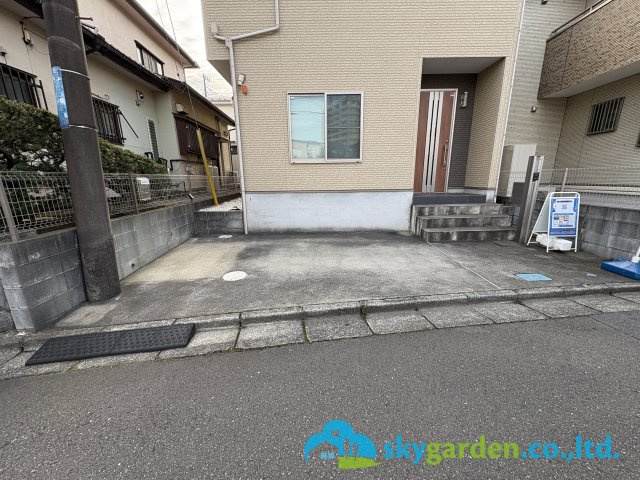 藤沢市石川5丁目　中古戸建の駐車場|駐車場の様子