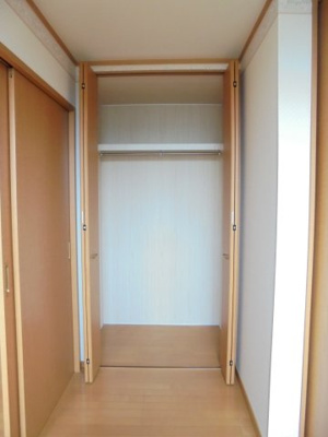 【収納】 | パインマーシュ | 洋室内収納②