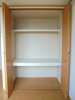 【収納】 | パインマーシュ | 洋室内収納①