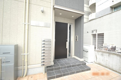 【エントランス】 | エルアベニュー | オートロック付きエントランス