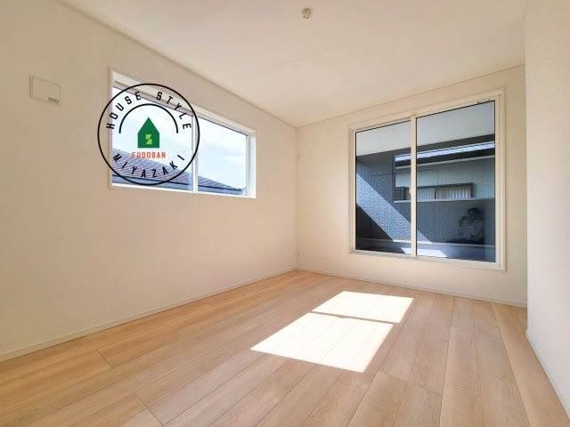 宮崎市恒久第15-1棟（1号棟）の寝室|主寝室には収納力に優れたクローゼットがありますので、お部屋もすっきり片付きます。