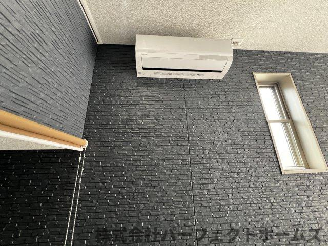 N BASE枚方 Cの設備|Garageハウスシャッター内部、エアコン付き！