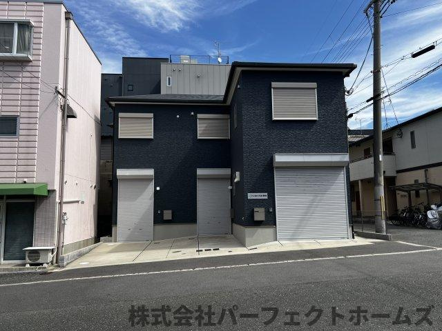 N BASE枚方 Cの外観|外観は落ち着いています