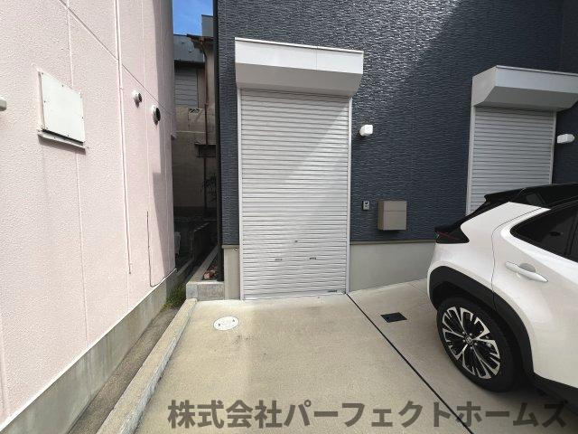 N BASE枚方の駐車場