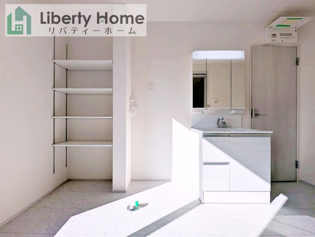 日立市助川町3期　新築戸建の独立洗面台