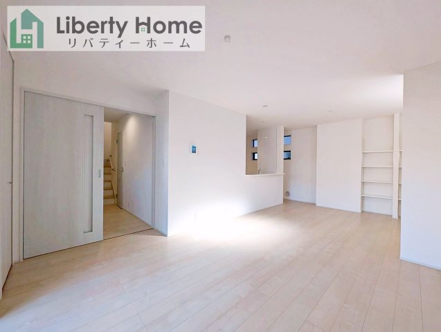 日立市助川町3期　新築戸建の居間・リビング