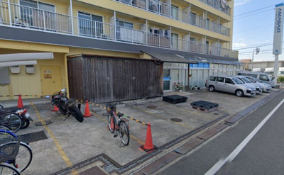 【駐車場】 | レジデンス曽根 | 駐車場に車を止められます