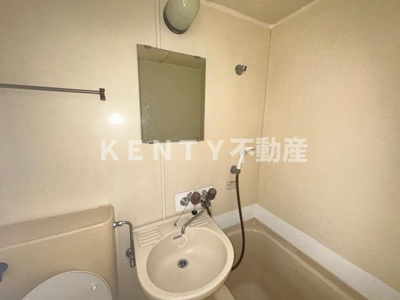 【洗面所】 | グランデュール高橋 | ゆったりとスペースのある洗面所