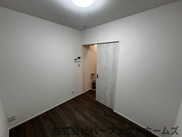 N BASE枚方の内装|明るい色調の室内です