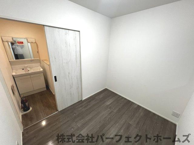 N BASE枚方の独立洗面台|朝の支度にも助かる、独立の洗髪洗面化粧台