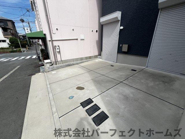 N BASE枚方の駐車場|駐車場完備です