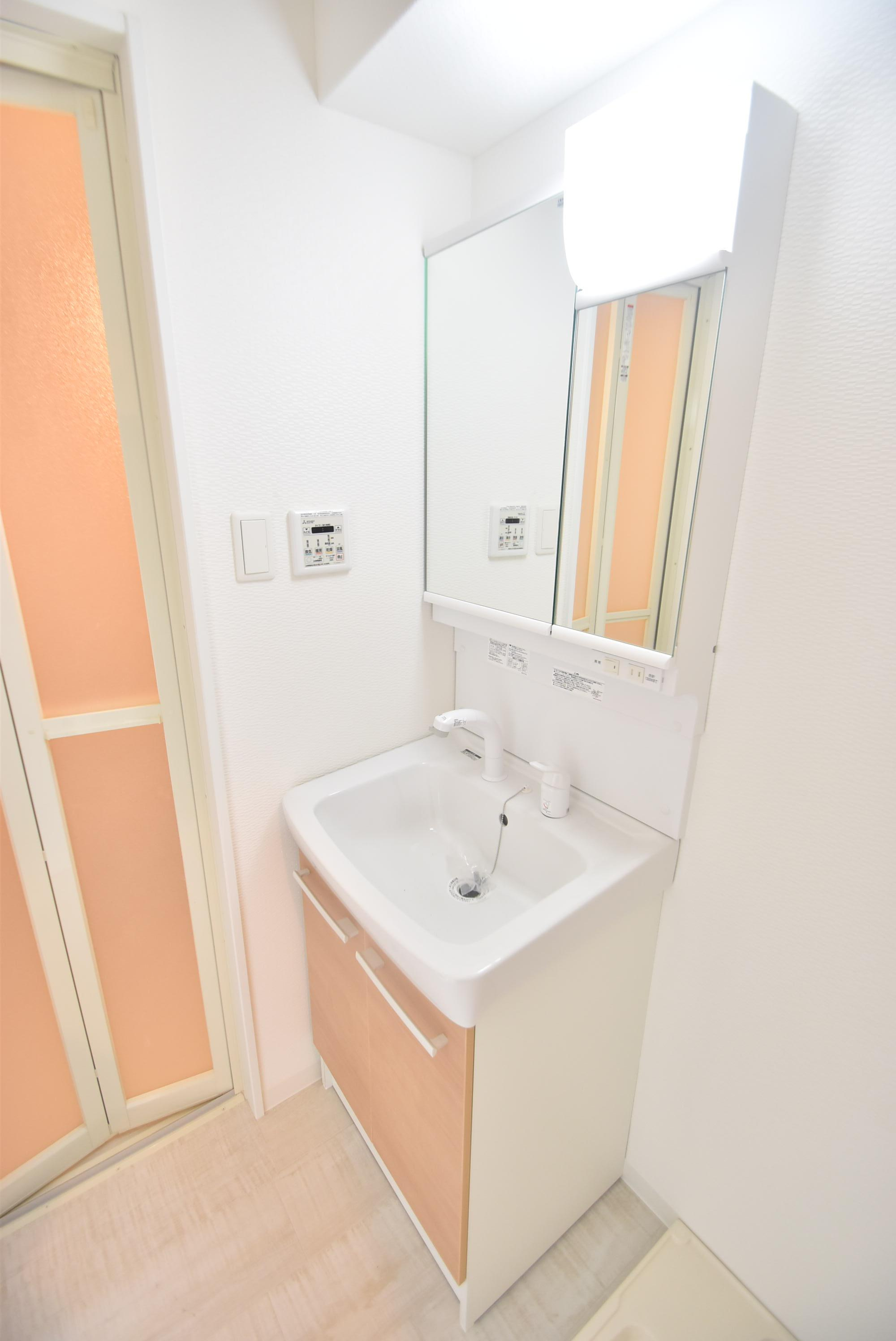 大阪市都島区東野田町４丁目の賃貸マンションの洗面所