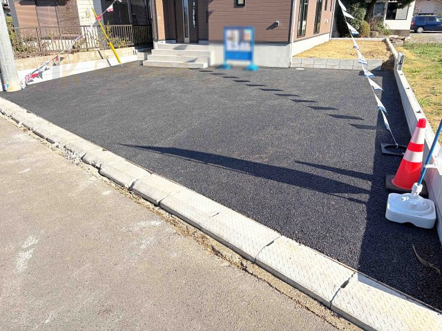 かすみがうら市宍倉第8　新築戸建て　1号棟の駐車場|カースペースは2台お停めいただけます♪