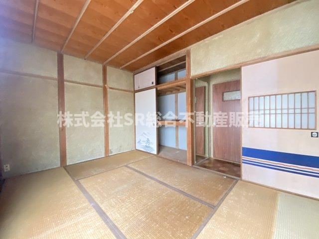 新池島町1丁目中古戸建の寝室|広くて明るい寝室