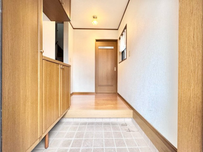 【玄関】 | 宇治市宇治野神　中古戸建 | 一度、実際にご覧になってみませんか？お家探しの第一歩としてでも大丈夫です(^^)/お気軽にお問い合わせ下さいね♪