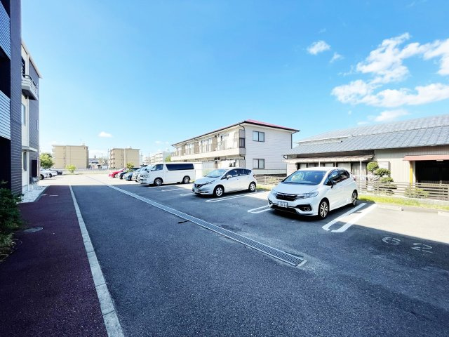 ＢＥＲＥＯ　Ｃｏｍｆｏｒｔ　Ｋｉｔａｓｈｉｍａｄａの駐車場