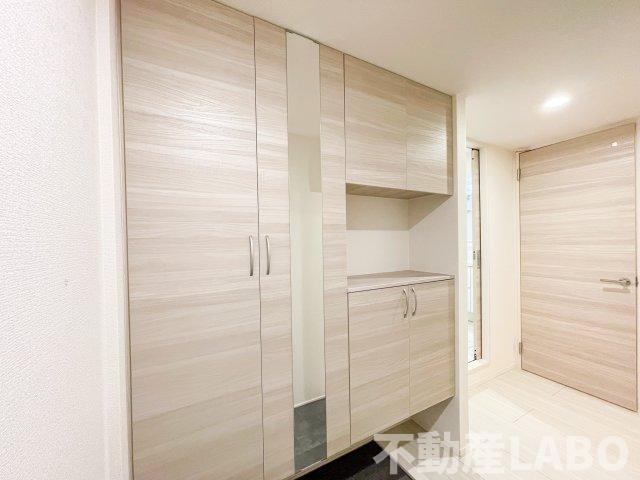 スペチアーレ平野西の玄関