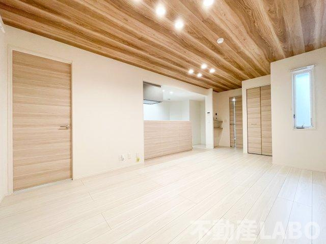 スペチアーレ平野西の居間・リビング