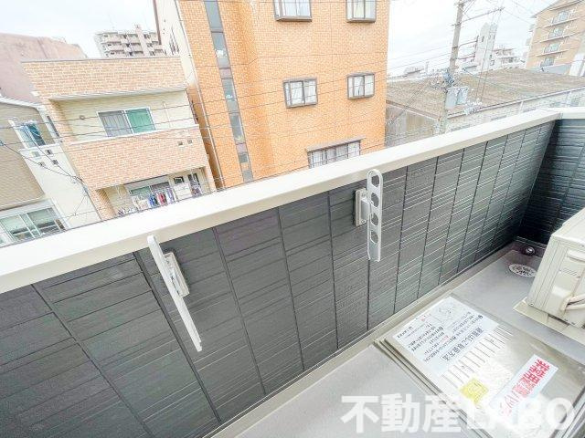 スペチアーレ平野西のバルコニー