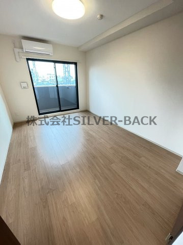 フォーリアライズ大阪ウエストベイの居間・リビング