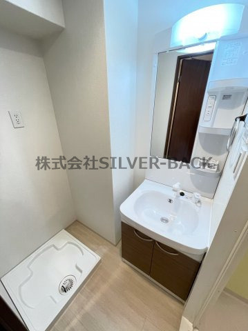 フォーリアライズ大阪ウエストベイの洗面所