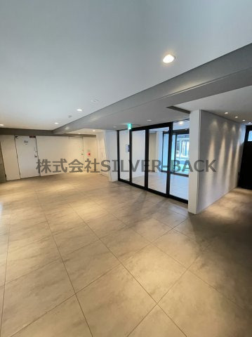 フォーリアライズ大阪ウエストベイのロビー