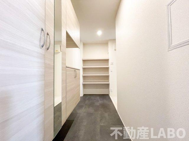 スペチアーレ平野西の玄関