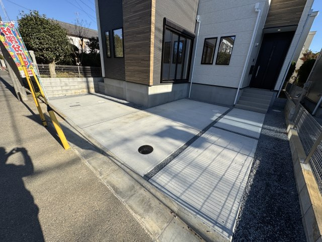 松戸市小金原７丁目新築戸建【栗ケ沢小学校：4分】の駐車場|1号棟駐車スペース・2台駐車可