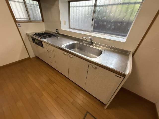 玉井町貸家のキッチン