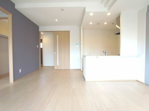 RESIDENCE　KIKUZAKAの居間・リビング