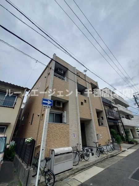 アルファ グランデの外観