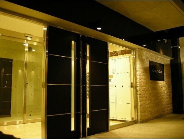 REGALO覚王山のエントランス