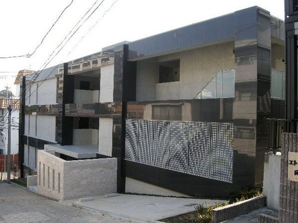 REGALO覚王山の外観