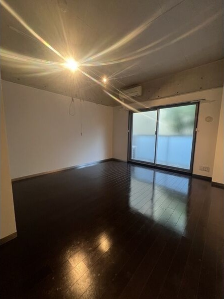 REGALO覚王山の居間・リビング