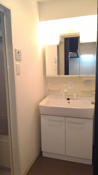 REGALO覚王山の洗面所