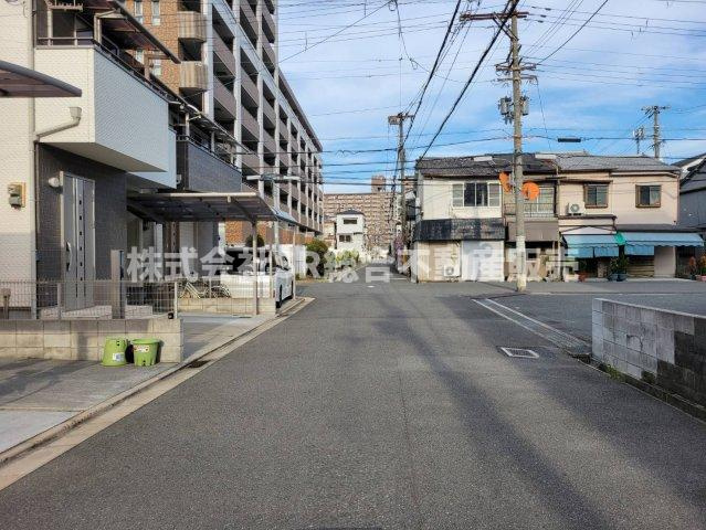 御厨東1丁目中古戸建の前面道路含む現地写真|前面道路含む現地写真です