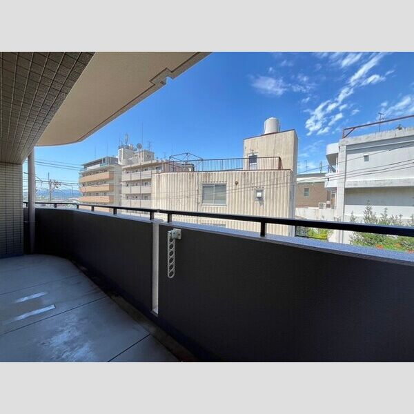 シャルマンコート喜志のバルコニー