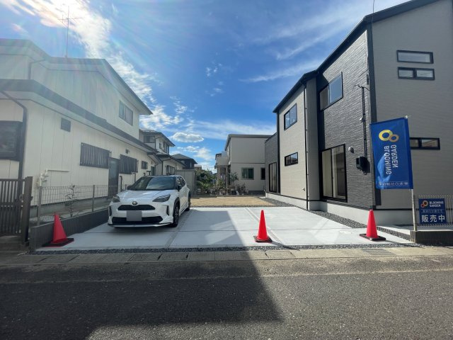 新築戸建・建売　郡山市静町　長期優良住宅　大成小・第七中の駐車場|並列3台駐車可能(車種による)