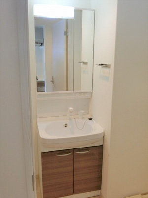 【独立洗面台】 | アークグラン大阪WEST | 独立洗面化粧台が付いています